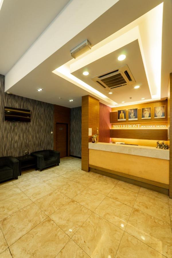 Waterfront Boutique Hotel Порт-Диксон Экстерьер фото