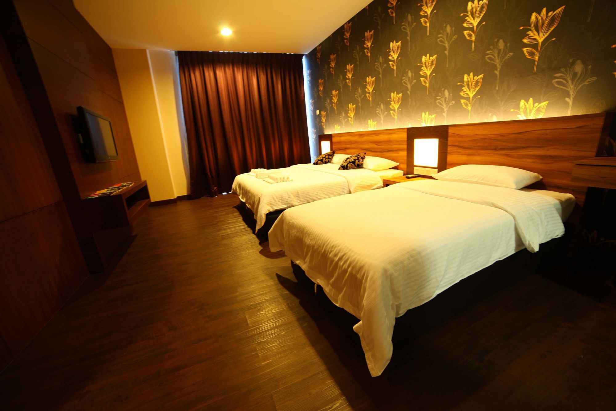 Waterfront Boutique Hotel Порт-Диксон Экстерьер фото